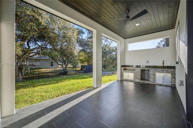 6050 N Moss Cir, La Belle, FL 33935