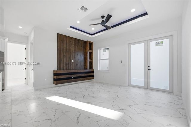 6050 N Moss Cir, La Belle, FL 33935