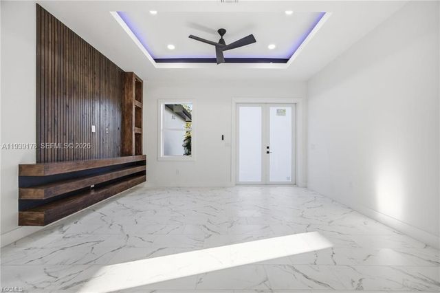 6050 N Moss Cir, La Belle, FL 33935