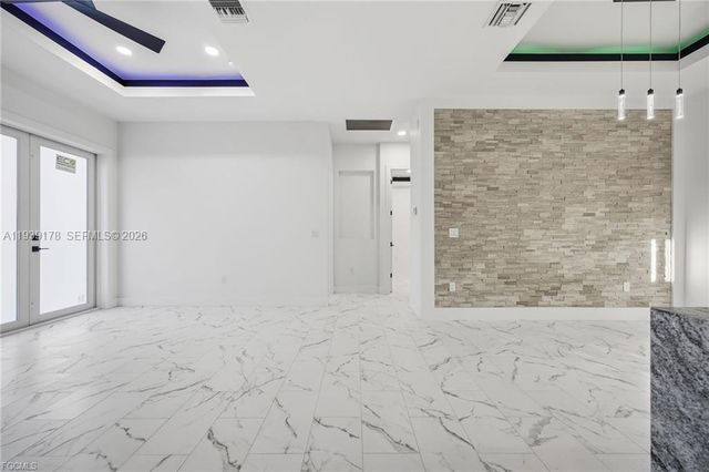 6050 N Moss Cir, La Belle, FL 33935