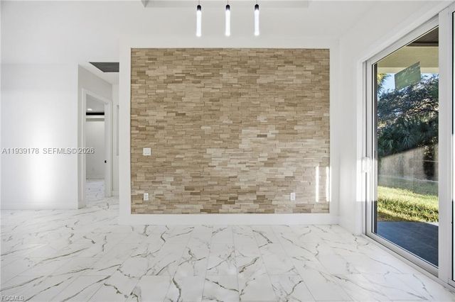 6050 N Moss Cir, La Belle, FL 33935