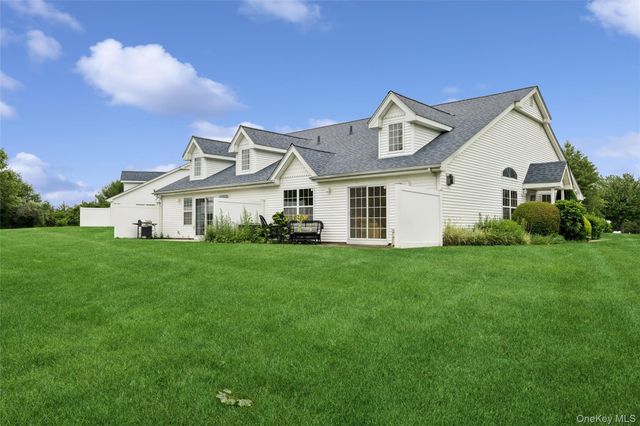 46 Summerfield Lane N, Aquebogue, NY 11901