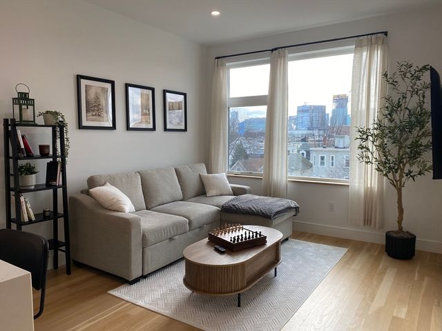 28 South Street 404, Somerville, MA 02143