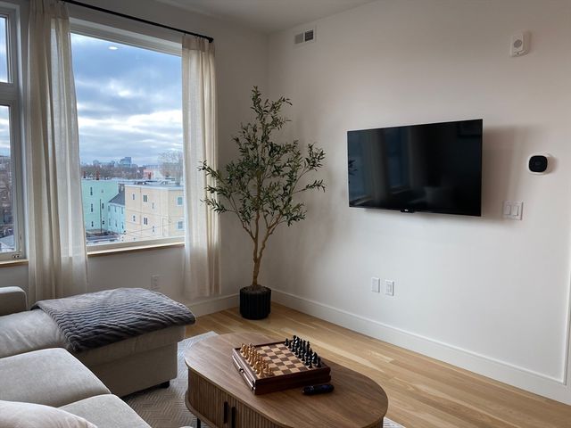 28 South Street 404, Somerville, MA 02143