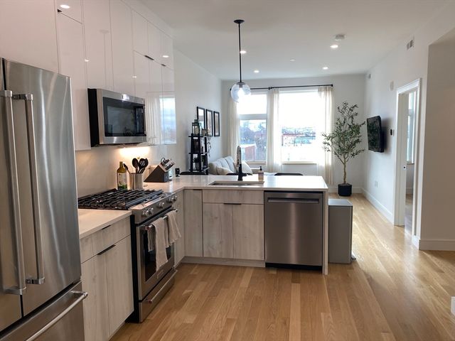 28 South Street 404, Somerville, MA 02143