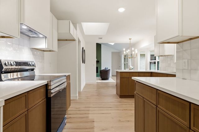 1812 Park Hill Drive, Arlington, TX 76012