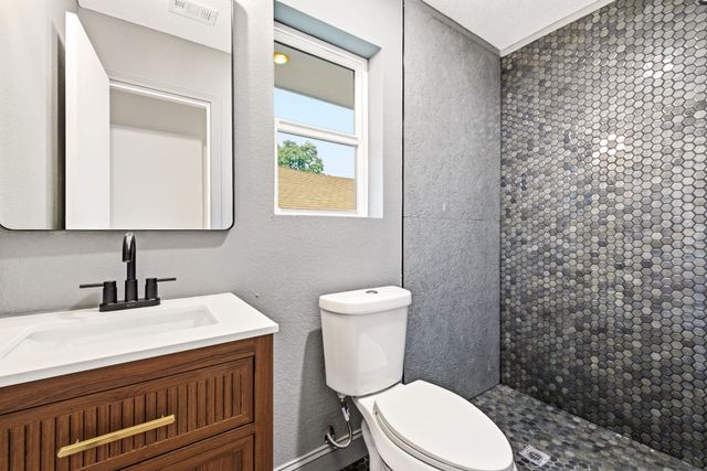 1812 Park Hill Drive, Arlington, TX 76012