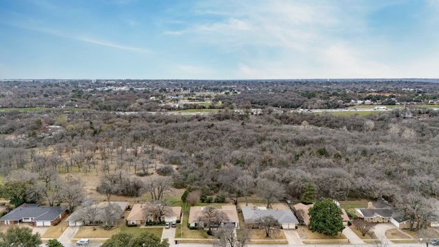 1812 Park Hill Drive, Arlington, TX 76012