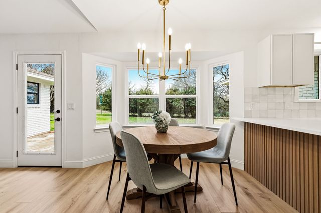 1812 Park Hill Drive, Arlington, TX 76012