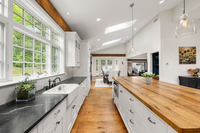 41 Longmeadow Road, Wellesley, MA 02482