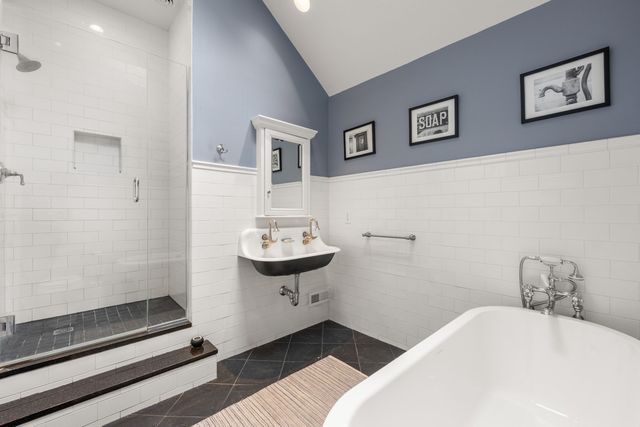 41 Longmeadow Road, Wellesley, MA 02482