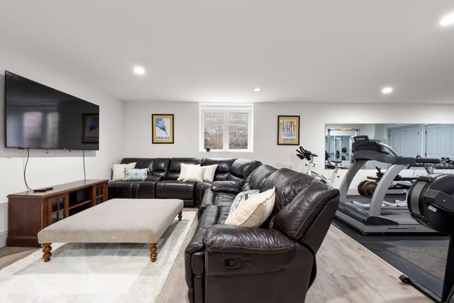 41 Longmeadow Road, Wellesley, MA 02482