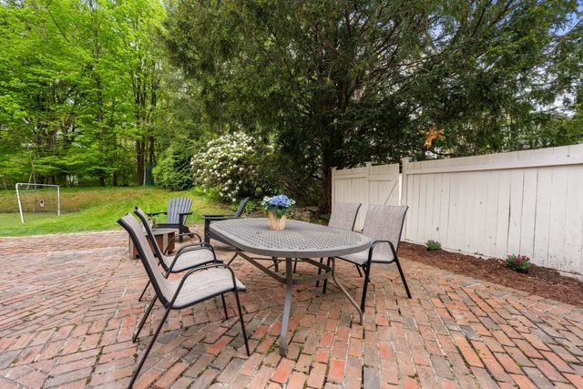 41 Longmeadow Road, Wellesley, MA 02482