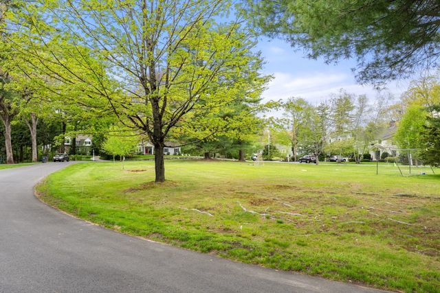 41 Longmeadow Road, Wellesley, MA 02482