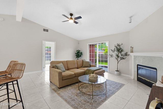 7668 FAWN LAKE Drive N, Jacksonville, FL 32256