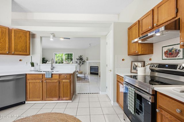 7668 FAWN LAKE Drive N, Jacksonville, FL 32256