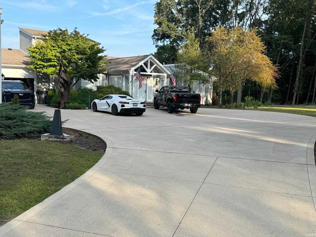 50800 Lilac Road, South Bend, IN 46628