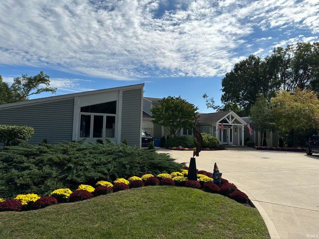 50800 Lilac Road, South Bend, IN 46628