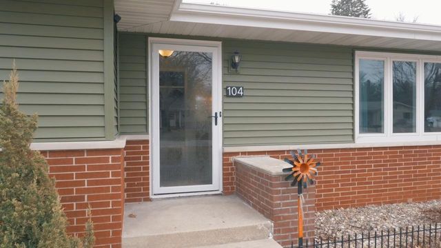 104 Hilltop Drive, Charles City, IA 50616