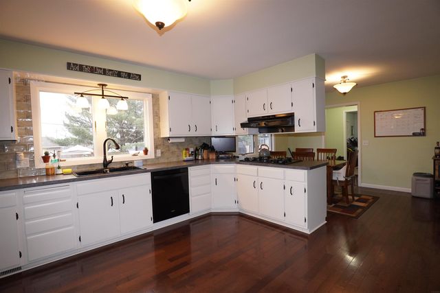 104 Hilltop Drive, Charles City, IA 50616