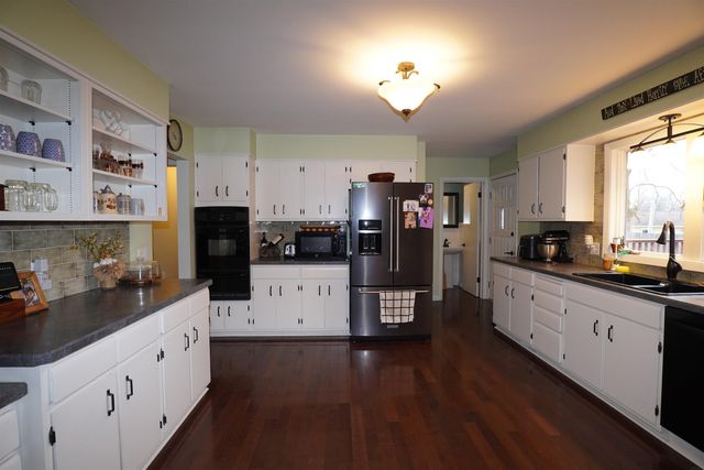 104 Hilltop Drive, Charles City, IA 50616