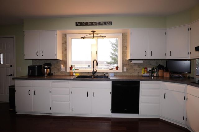 104 Hilltop Drive, Charles City, IA 50616