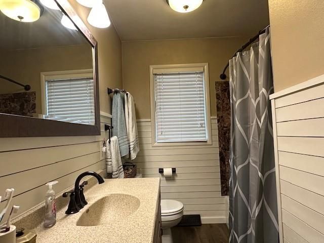 104 Hilltop Drive, Charles City, IA 50616