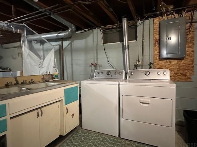 104 Hilltop Drive, Charles City, IA 50616