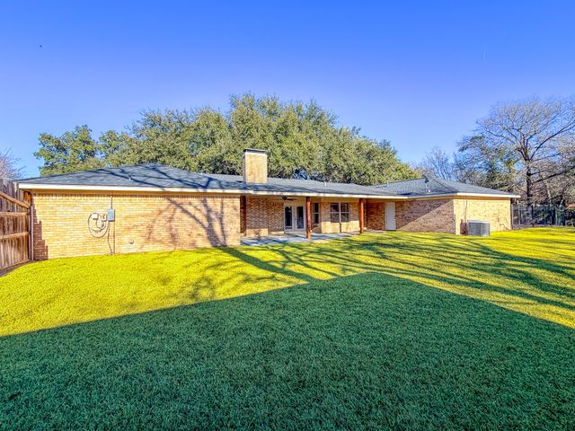 2013 Glenwood Circle, Corsicana, TX 75110