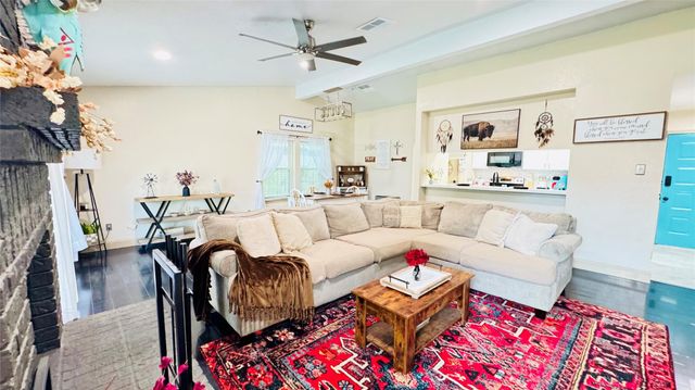 3003 Wood Fox Drive, Alvin, TX 77511