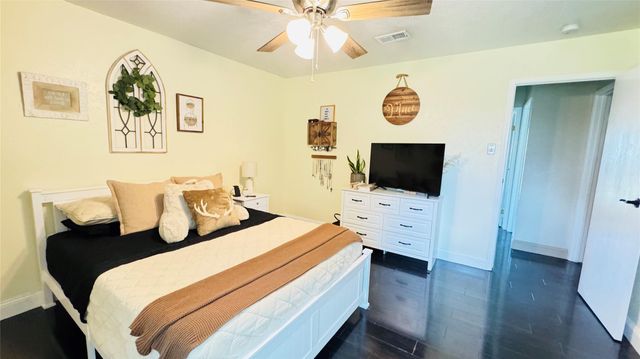 3003 Wood Fox Drive, Alvin, TX 77511