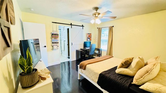 3003 Wood Fox Drive, Alvin, TX 77511