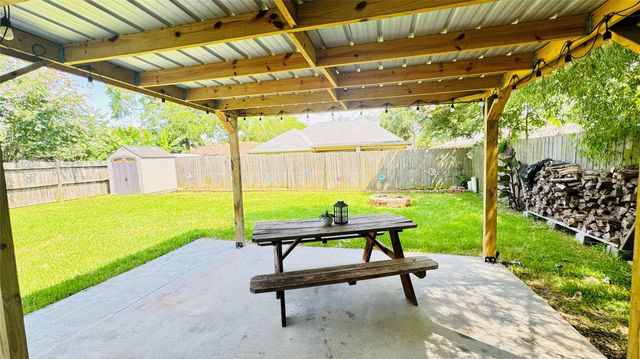 3003 Wood Fox Drive, Alvin, TX 77511