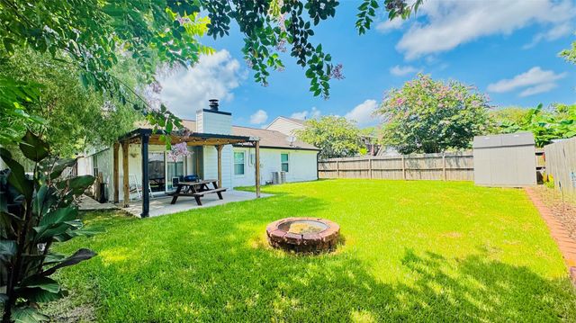 3003 Wood Fox Drive, Alvin, TX 77511