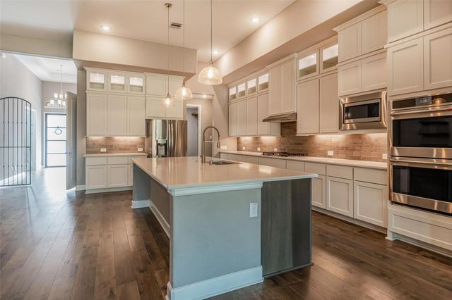 1050 Groveton Ridge Lane, Pinehurst, TX 77362