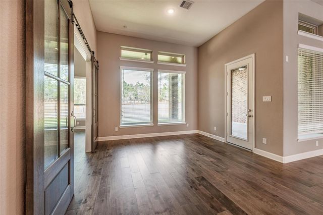 1050 Groveton Ridge Lane, Pinehurst, TX 77362