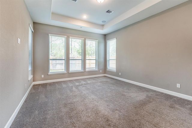 1050 Groveton Ridge Lane, Pinehurst, TX 77362