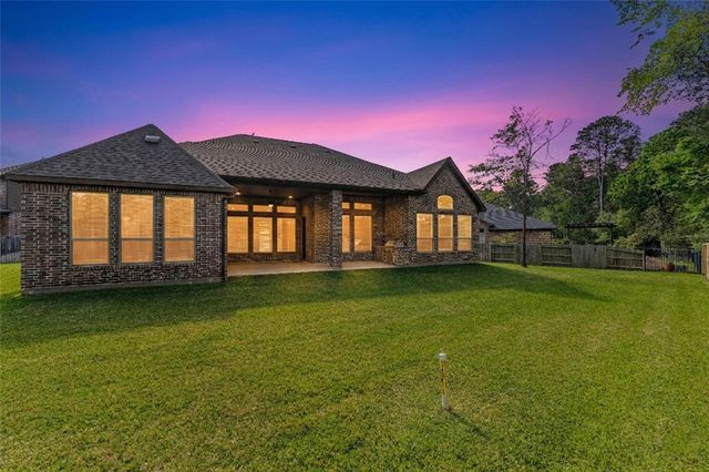 1050 Groveton Ridge Lane, Pinehurst, TX 77362