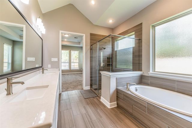 1050 Groveton Ridge Lane, Pinehurst, TX 77362