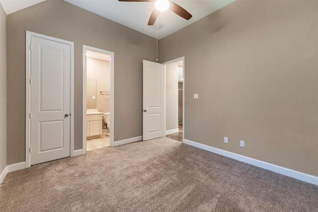 1050 Groveton Ridge Lane, Pinehurst, TX 77362