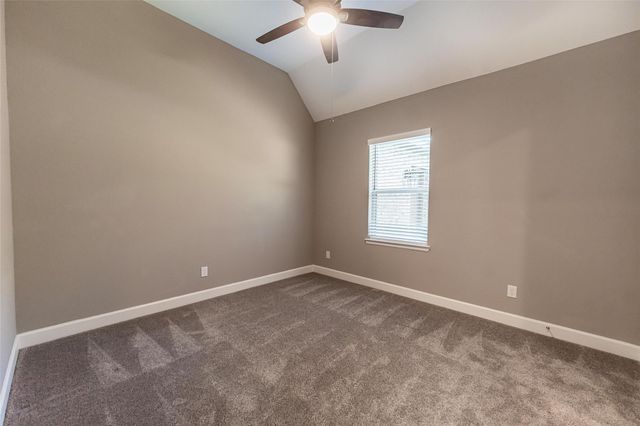 1050 Groveton Ridge Lane, Pinehurst, TX 77362