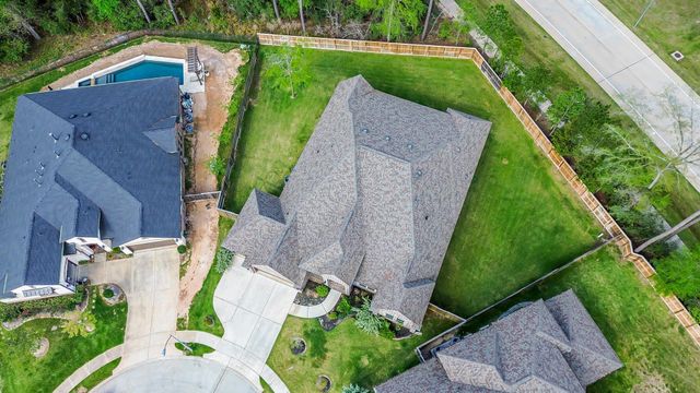 1050 Groveton Ridge Lane, Pinehurst, TX 77362