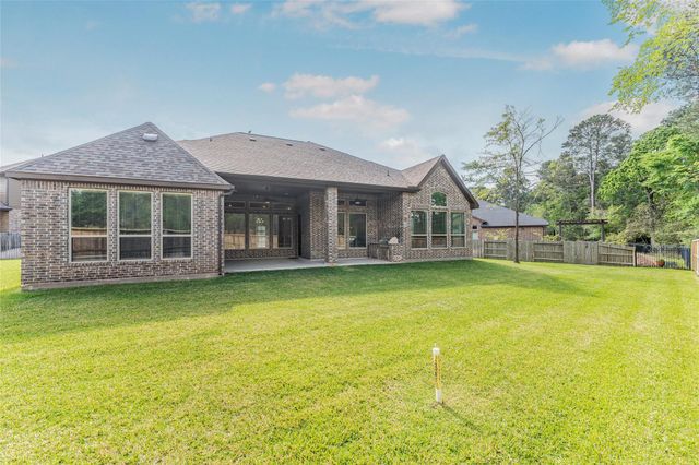 1050 Groveton Ridge Lane, Pinehurst, TX 77362