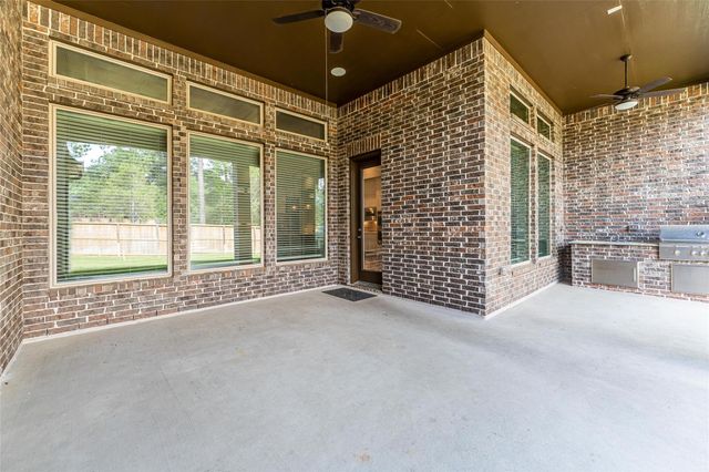 1050 Groveton Ridge Lane, Pinehurst, TX 77362