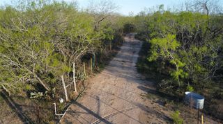 2209 Callihan RD, Luling, TX 78648