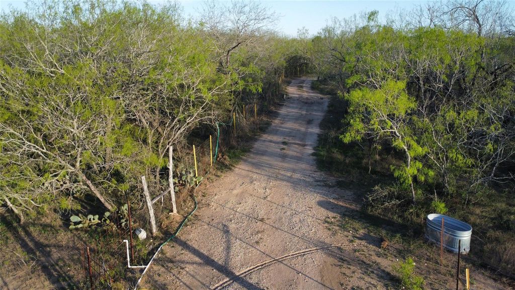 2209 Callihan RD, Luling, TX 78648
