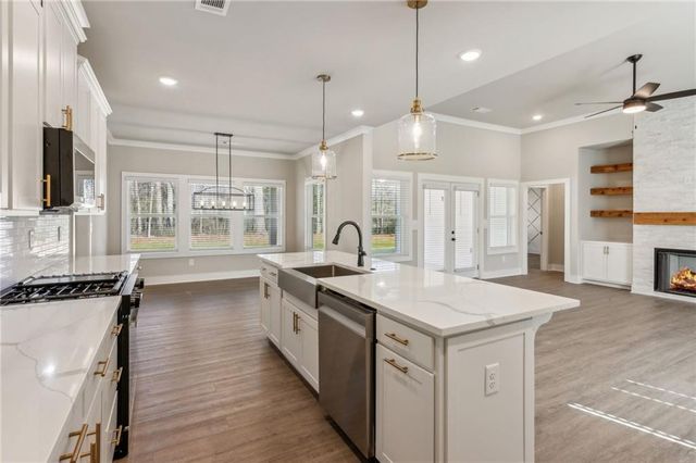 196 Red June Lane, Clarkesville, GA 30523