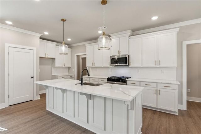 196 Red June Lane, Clarkesville, GA 30523