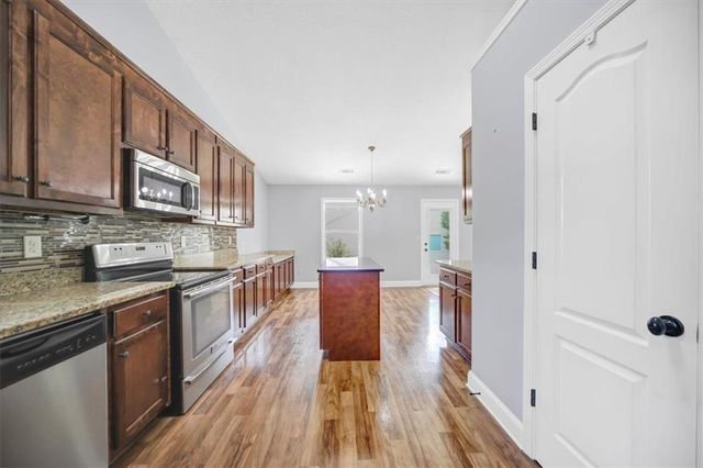 1411 Silvergate Way, Winder, GA 30680