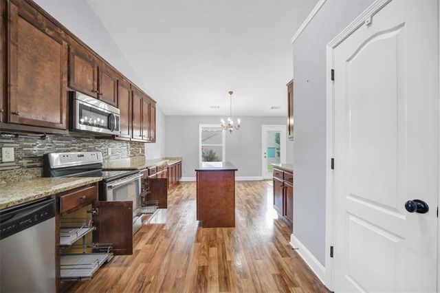 1411 Silvergate Way, Winder, GA 30680